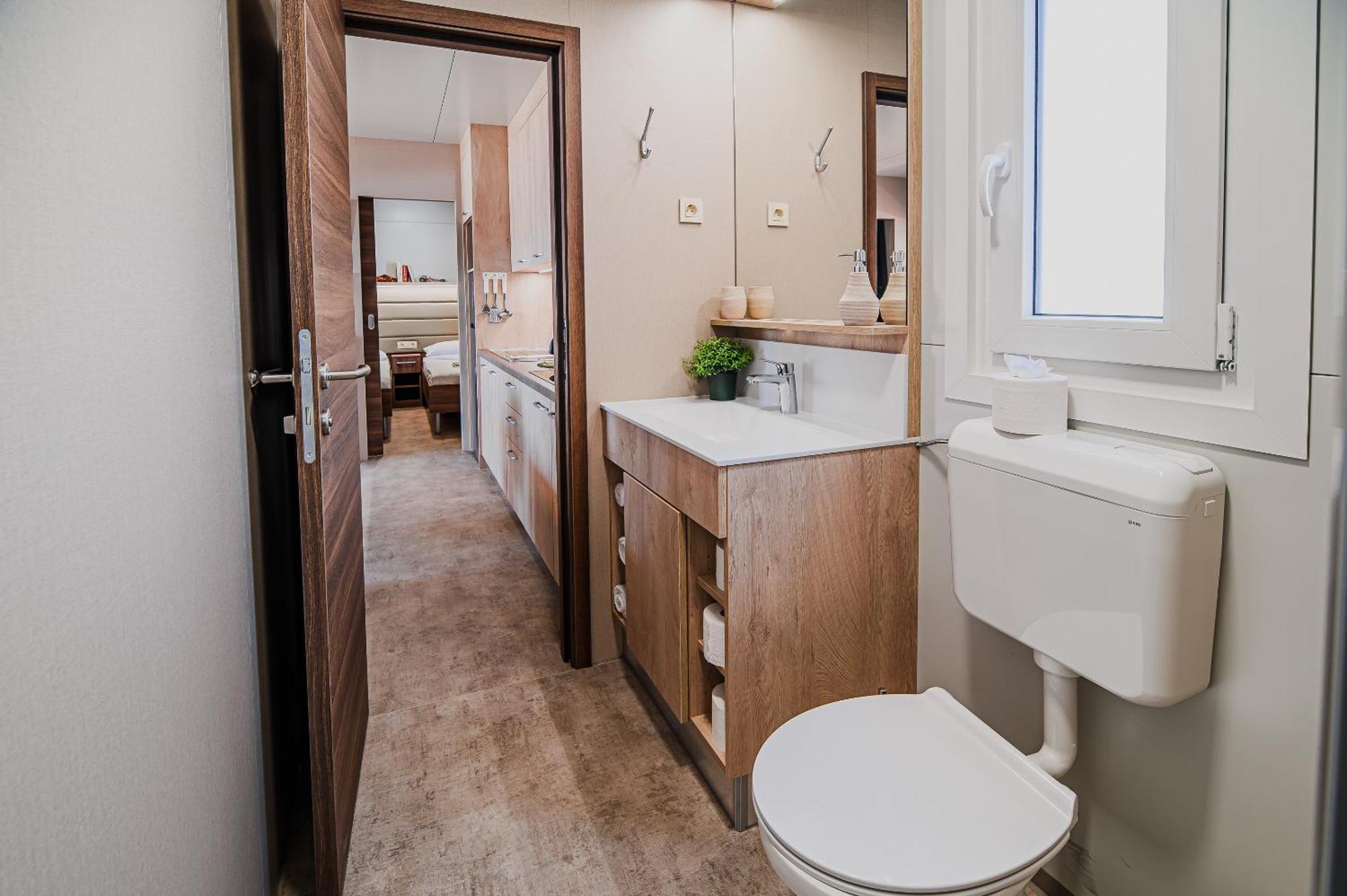 Premium Mobile Homes With Thermal Riviera Tickets チャテジ・オプ・サヴィ 部屋 写真