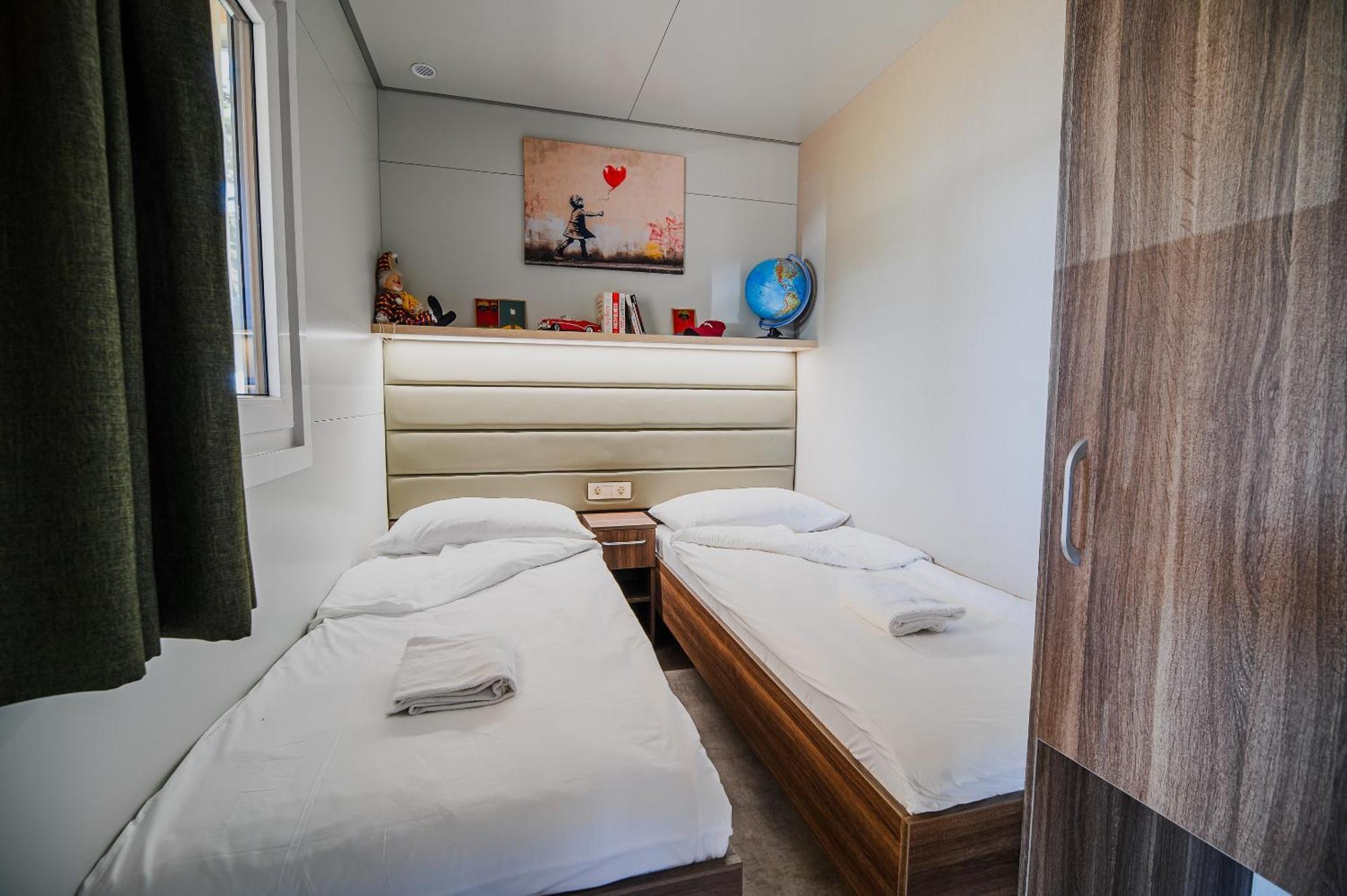 Premium Mobile Homes With Thermal Riviera Tickets チャテジ・オプ・サヴィ 部屋 写真